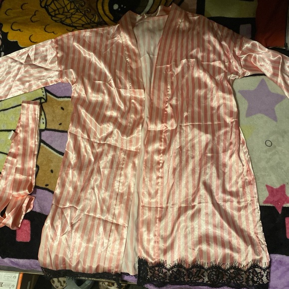 Sleepwear - Picture 2 of 4